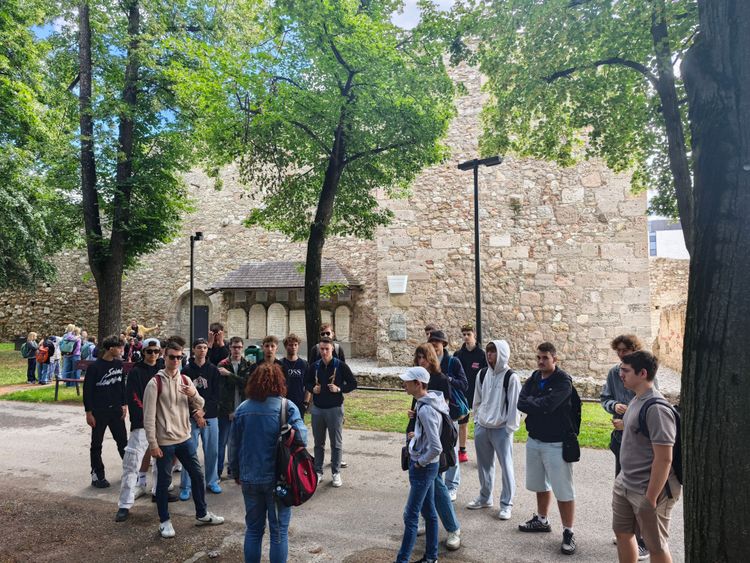 Kihelyezett történelem óra