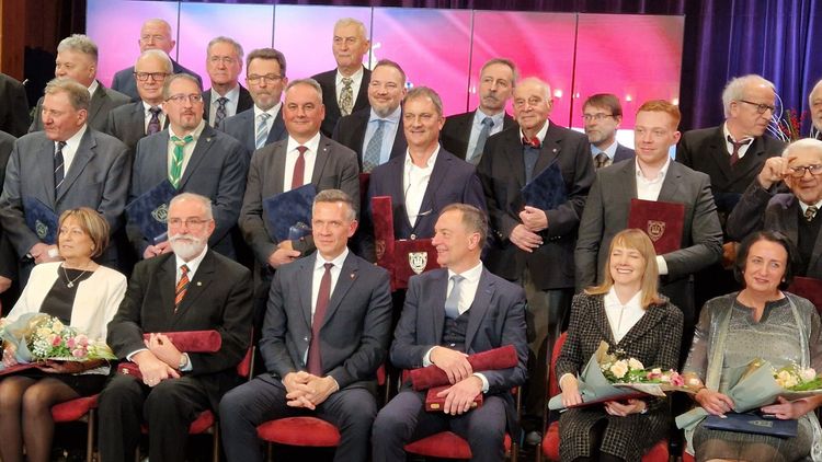 Izsó Roland a városi kitüntetettek között