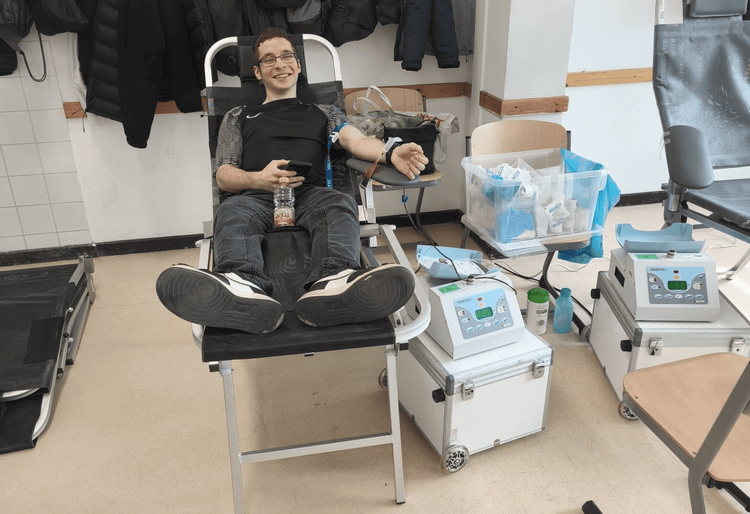 Véradás a Vas-Villa'-ban