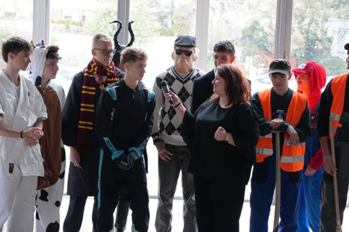 Vas-Villa'   - Jelmezben